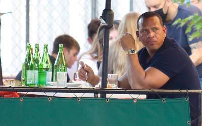 Alex Rodriguez Spotted Eating Solo at New York City Restaurant - www.justjared.com - New York