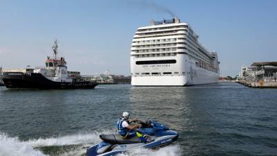 Cruise ships restart in Venice, bring environmental protests - abcnews.go.com - Italy - Greece - city Venice - Croatia