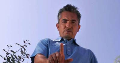 Who is Cesar Millan and why is he known as the Dog Whisperer? - www.msn.com - Mexico