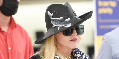 Madonna Wears Fish-Print Hat for Flight Out of NYC - www.justjared.com - New York