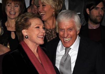 Julie Andrews Pays Tribute To ‘Magical’ Dick Van Dyke At The Kennedy Center Honors - etcanada.com