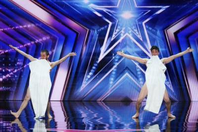 French-Canadian Act Les Beaux Frères Shock The ‘AGT’ Judges With Towel Routine - etcanada.com