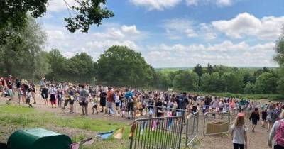 'Chaos' outside Chessington World of Adventures as parents with crying kids abandon huge queues - www.manchestereveningnews.co.uk