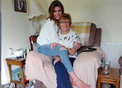 Muireann O’Connell promises her mum is coping following her father’s death - evoke.ie - Ireland