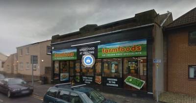 Farmfoods robbery sees police arrest man, 53, after incident in Largs - www.dailyrecord.co.uk