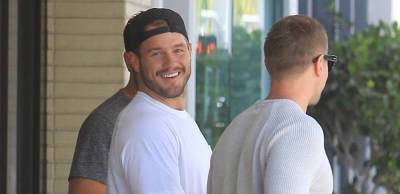 Colton Underwood is All Smiles After Grabbing Lunch with Friends - www.justjared.com - Beverly Hills