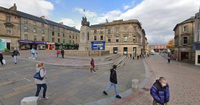 Members of the public filmed teen robbery in heart of Paisley - www.dailyrecord.co.uk - Scotland
