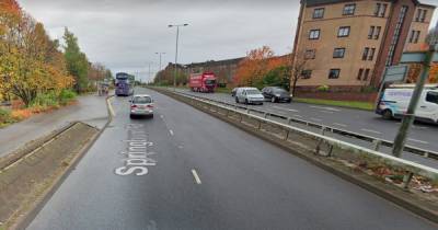 Man and woman rushed to hospital after crash in Glasgow - www.dailyrecord.co.uk