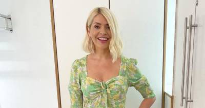 Holly Willoughby shows off tiny waist in fancy floral dress on This Morning - www.ok.co.uk
