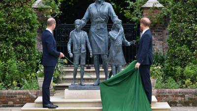 Princes William, Harry unveil Princess Diana's statue - abcnews.go.com