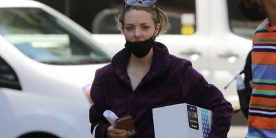Amanda Seyfried Is Elizabeth Holmes in 'Dropout' - First Photos From the Set! - www.justjared.com - Los Angeles - county Holmes