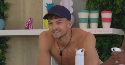 Love Island viewers cringe as nice guy Hugo Hammond delivers pineapple to Millie and Liam - www.ok.co.uk