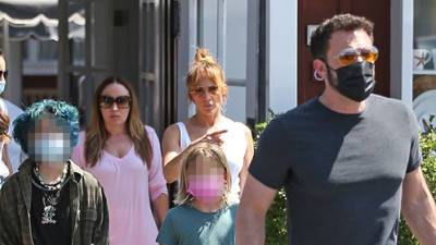 Jennifer Lopez, Ben Affleck spotted with kids during Los Angeles lunch outing - www.foxnews.com - Los Angeles - Los Angeles