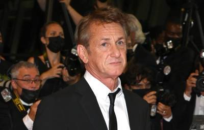 Sean Penn Walks the Red Carpet with His Kids at 'Flag Day' Cannes Premiere - www.justjared.com - France