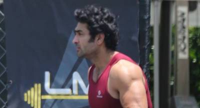 Kumail Nanjiani Puts Massive Muscles on Full Display During Workout! - www.justjared.com