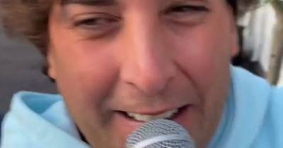James Argent crashes wedding and ends up singing a song for the bride and groom - www.ok.co.uk