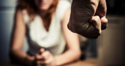 Domestic abuse hotlines and where to get help if you're a victim of violence - www.manchestereveningnews.co.uk - Italy