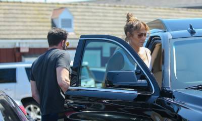 Jennifer Lopez and Ben Affleck seen out in Brentwood with their kids - us.hola.com - Los Angeles