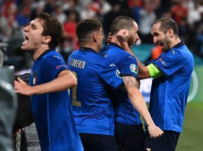 Celebs React As Italy Beat England On Penalties To Win Euro 2020 - etcanada.com - Italy - Sancho