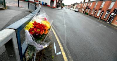BREAKING: Woman dead after crash in Denton - www.manchestereveningnews.co.uk - county Denton