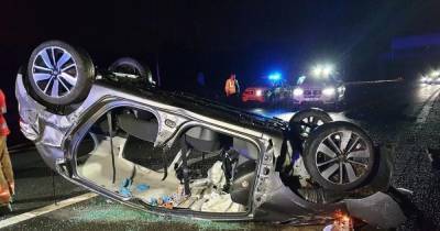 Shocking pictures show wreckage of car after 'heavily intoxicated' driver flips it on M60 - www.manchestereveningnews.co.uk