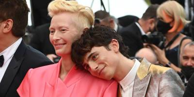 Timothee Chalamet Leans On Tilda Swinton's Shoulder During 'French Dispatch' Cannes Film Festival Premiere - www.justjared.com - France - county Wilson - county Owen - county Murray