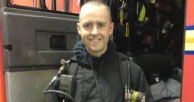 Firefighters commemorate Stephen Hunt who died tackling tragic city centre blaze - www.manchestereveningnews.co.uk - Manchester