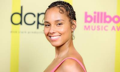 Alicia Keys is positively glowing in stunning selfies you need to see - hellomagazine.com