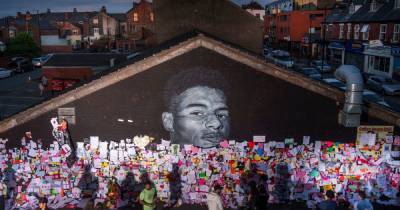 "I have been told to go back home... so to see people showing support means a lot": The stories of five people who turned up to leave a message on the Marcus Rashford mural - www.manchestereveningnews.co.uk - Sancho