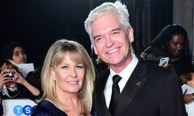 Phillip Schofield and wife Stephanie are all smiles in holiday picture - hellomagazine.com