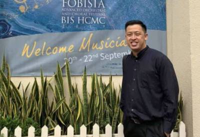 Music conductor Adrian Tan dies at 44 from cardiac arrest in his sleep - www.msn.com - Singapore - city Singapore