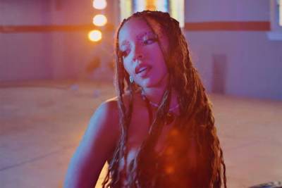 Tinashe drops sexy music video for new single ‘Bouncin’ - nypost.com