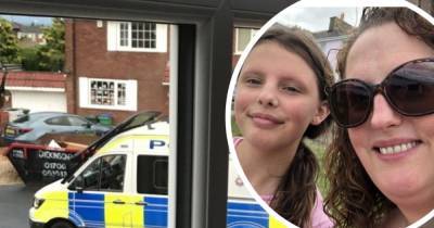 'She thought they were going to arrest her': Police turn up in riot van to check 'petrified' schoolgirl, 12, is isolating - www.manchestereveningnews.co.uk - Manchester