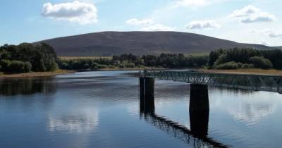 Emergency crews seal off Scots reservoir in search for swimmer last seen 'struggling' in water - www.dailyrecord.co.uk - Scotland