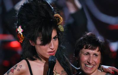 Amy Winehouse’s mum defends singer’s ex-husband Blake Fielder-Civil: “It was about love” - www.nme.com
