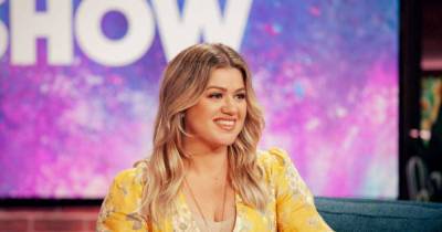Kelly Clarkson gets fans talking with very rare photo of her children - www.msn.com