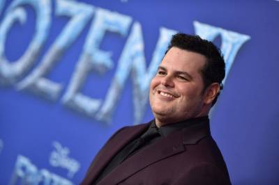 Josh Gad Says ‘Beauty And The Beast’ Fans Will Have To ‘Tune In’ To See How TV Series Deals With LeFou’s Sexuality - etcanada.com