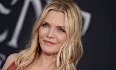 Michelle Pfeiffer stuns with her youthful glow in throwback picture - hellomagazine.com