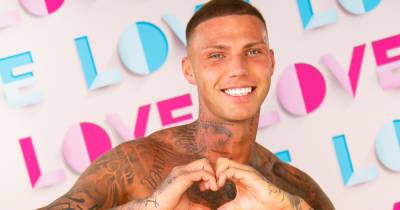 Love Island bombshell Danny defended by his dad after old post sparks ‘racism’ accusation - www.ok.co.uk