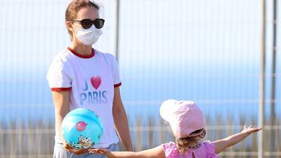 Natalie Portman Plays With Daughter Amalia, 4, At The Park In Australia — Cute Photos - hollywoodlife.com - Australia