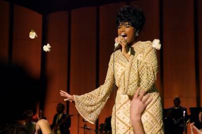 Jennifer Hudson Channels Aretha Franklin With Cover Of ‘(You Make Me Feel Like A) Natural Woman’ - etcanada.com - county Franklin