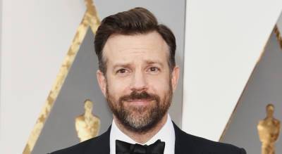 The Email Jason Sudeikis Sent to a Reporter Proves He's Exactly Like Ted Lasso in Real Life - www.justjared.com