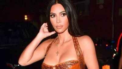 Kim Kardashian puts on eye-popping display in tiny strapless top while out to dinner - www.foxnews.com - New York
