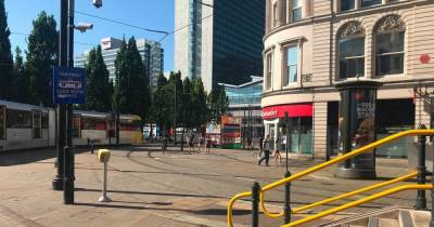 Homeless man attacked with hammer after 'trying to break up fight' in Piccadilly Gardens - www.manchestereveningnews.co.uk