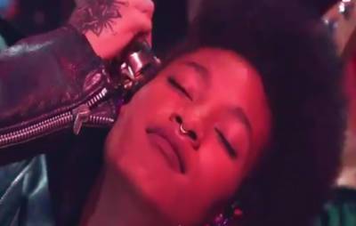 Willow Smith shaves her head on stage while performing rock version of ‘Whip My Hair’ - www.nme.com