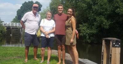 Woman, 29, completes sea swim in memory of her parents who died within the space of two years - www.manchestereveningnews.co.uk - Britain