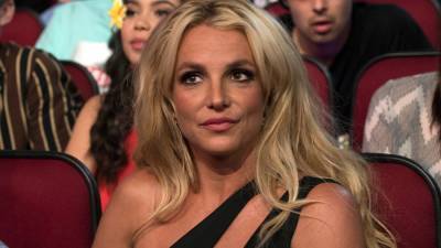 Britney Spears Fans Think She Looked ‘Annoyed’ In Clips of Jamie Lynn's 2017 Tribute Performance - www.glamour.com