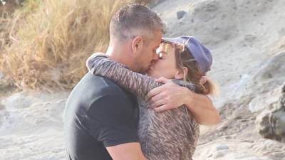Renee Zellweger and Ant Anstead spotted kissing on the beach - www.foxnews.com