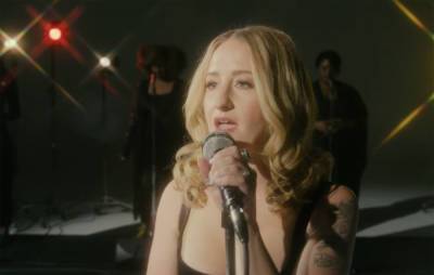 Watch Margo Price cover The Beatles’ ‘Help!’ live - www.nme.com