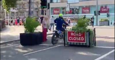 Reckless bikers caught on camera blasting through pedestrianised Edinburgh street - www.dailyrecord.co.uk